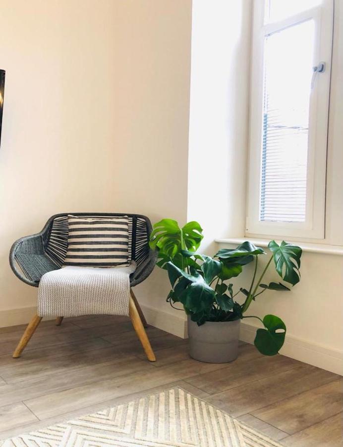 See Our Amazing Score At The Kepties - 5 X Luxurious Serviced Apartments - With Gardens - Fully Equipped - Free Parking - By Orion Short Stays - See Our Other Individual Listings --- This Is For Brand Awareness Only --- อาร์บรอท ภายนอก รูปภาพ