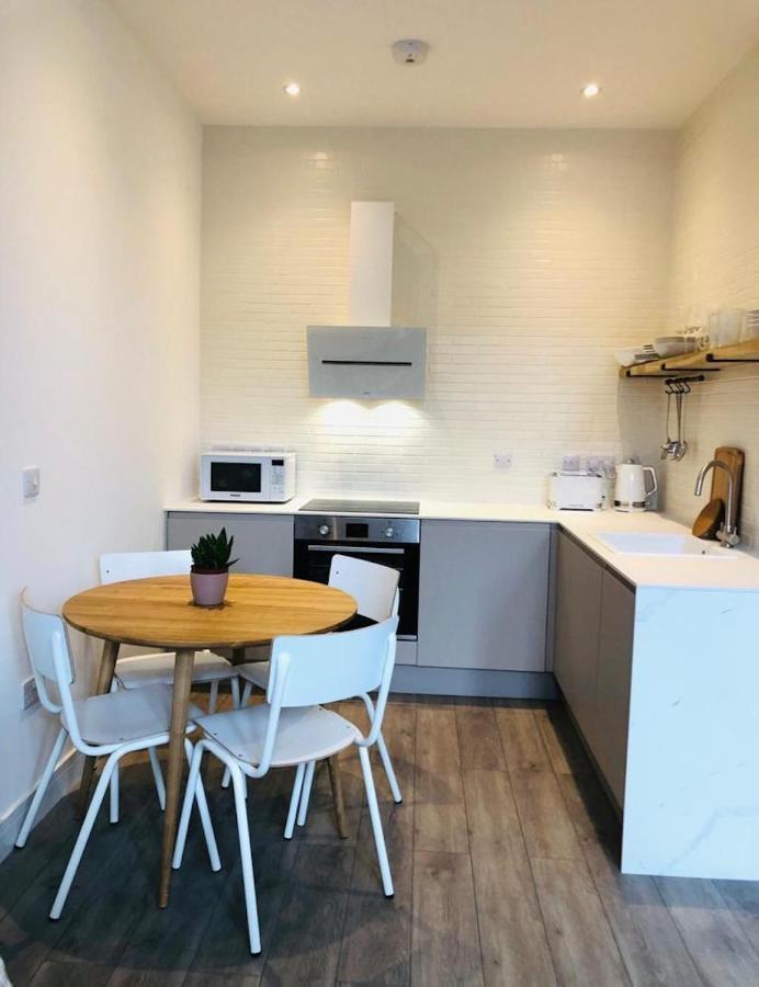 See Our Amazing Score At The Kepties - 5 X Luxurious Serviced Apartments - With Gardens - Fully Equipped - Free Parking - By Orion Short Stays - See Our Other Individual Listings --- This Is For Brand Awareness Only --- อาร์บรอท ภายนอก รูปภาพ