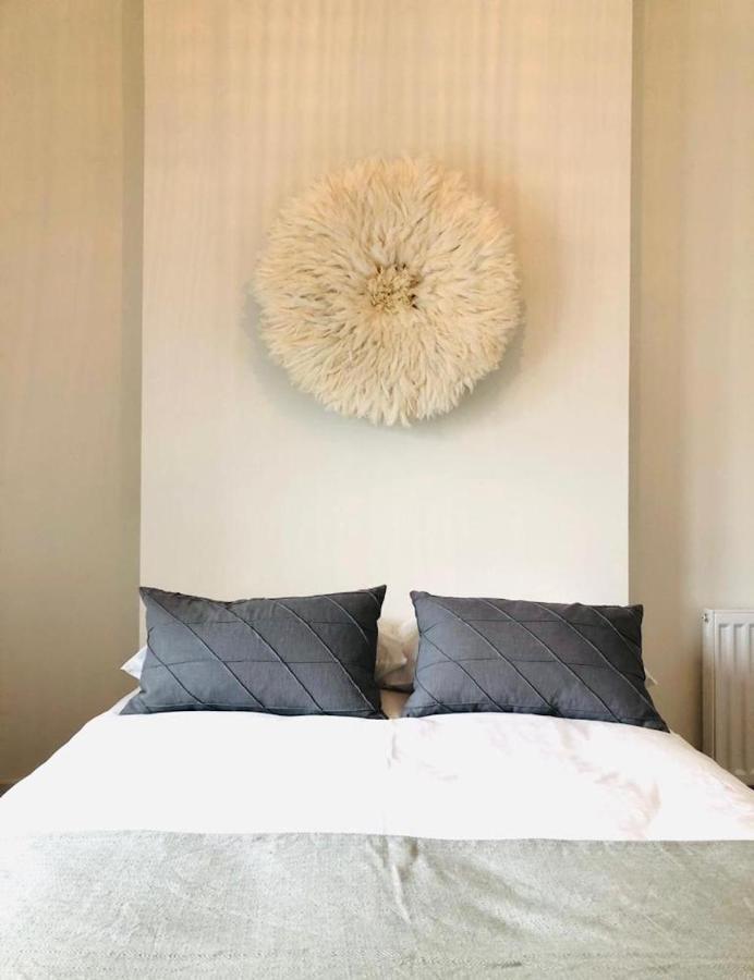 See Our Amazing Score At The Kepties - 5 X Luxurious Serviced Apartments - With Gardens - Fully Equipped - Free Parking - By Orion Short Stays - See Our Other Individual Listings --- This Is For Brand Awareness Only --- อาร์บรอท ภายนอก รูปภาพ